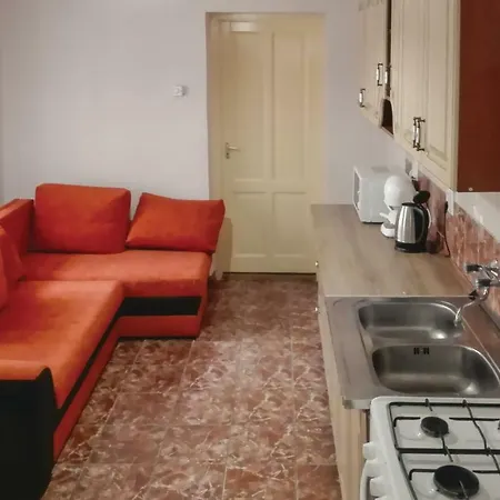 Two-bedroom In شقة *